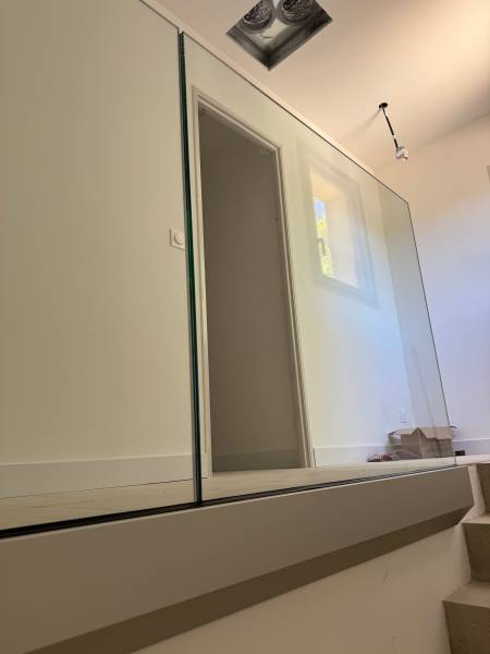 Réalisation d’un garde-corps en verre à Mimet, près de Gardanne, par l’entreprise spécialisée FS Métal