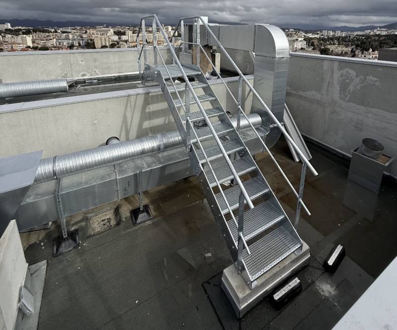 FS Métal réalise des escaliers techniques et sauts de loup en acier galvanisé sur mesure à Marseille et Aix-en-Provence