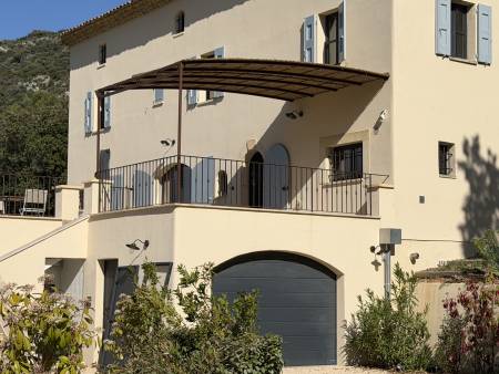 Notre zone d'activité pour ce service Installation de structures métalliques sur mesure avec mezzanine, auvent et plancher verre conforme ERP et finitions inox garanties décennale